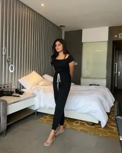 Call Girls Shahganj Cash On Delivery