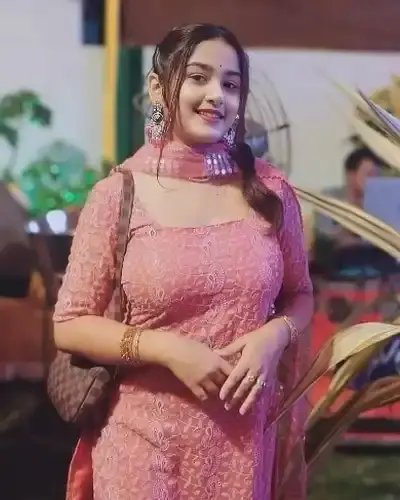 Call Girls Shahganj Cash On Delivery